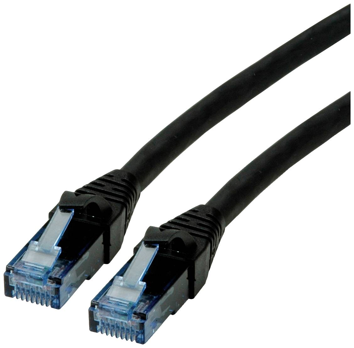 Čierny ethernetový kábel s modrými konektormi na oboch koncoch, ktorý sa používa na sieťové pripojenia.