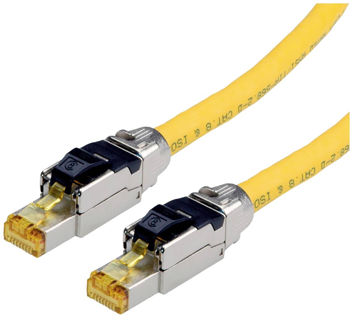 Žltý sieťový kábel s dvoma RJ45 konektormi, ktorý sa používa pre ethernetové pripojenia.