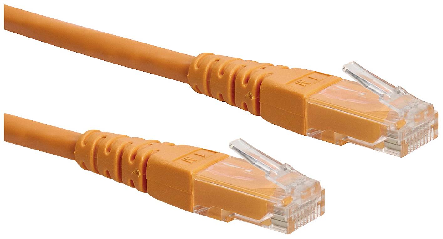 Oranžový ethernetový kábel s dvoma RJ45 konektormi, typický pre sieťové pripojenia.