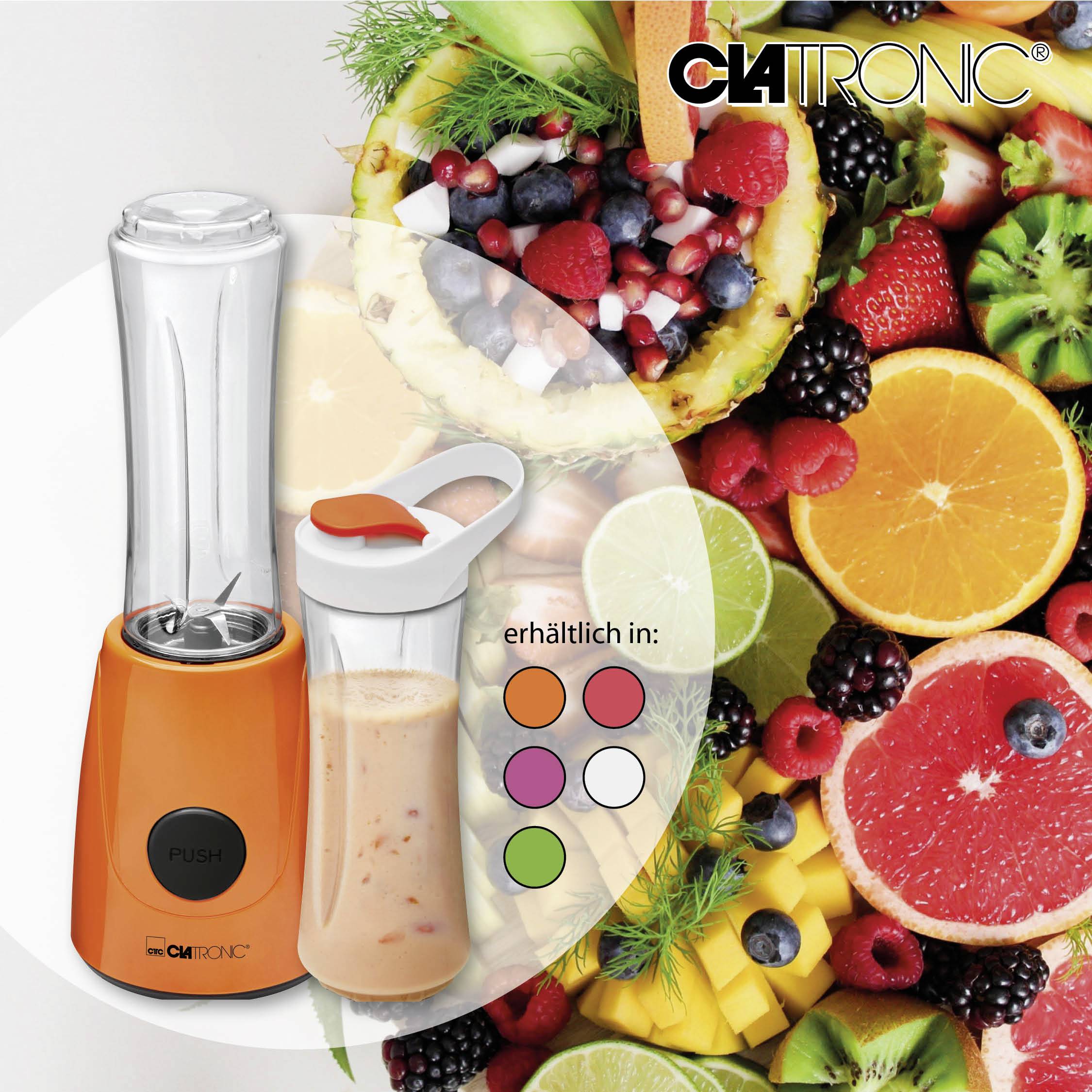 Oranžový mixér stojí pred pozadím z čerstvého ovocia. Vedľa neho smoothie a farebné kryty v reklamnom obraze.