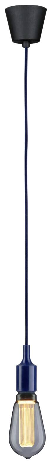 Čierna závesná lampa s modernou Edison žiarovkou, modrým káblom a čiernym stropným držiakom na bielom pozadí.