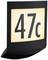 Svetelná tabuľa s číslom '47c' v tmavom ráme.