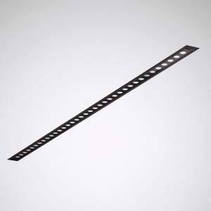 Ploché podlhovité LED svetlo s radom rovnomerne rozmiestnených malých svetelných zdrojov v minimalistickom dizajne.