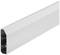 Biele plastové L-profil, ktoré môže slúžiť ako káblový kanál alebo soklová lišta, s hladkým povrchom.