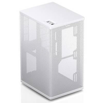 Biela počítačová skrinka so perforovanými stranami pre vetranie, postavená vzpriamene, s USB portami na hornej strane.
