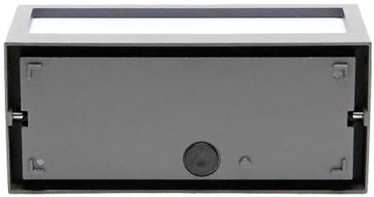 Obdĺžniková čierna nástenná konzola na svetelný panel. Panel nie je osvetlený.