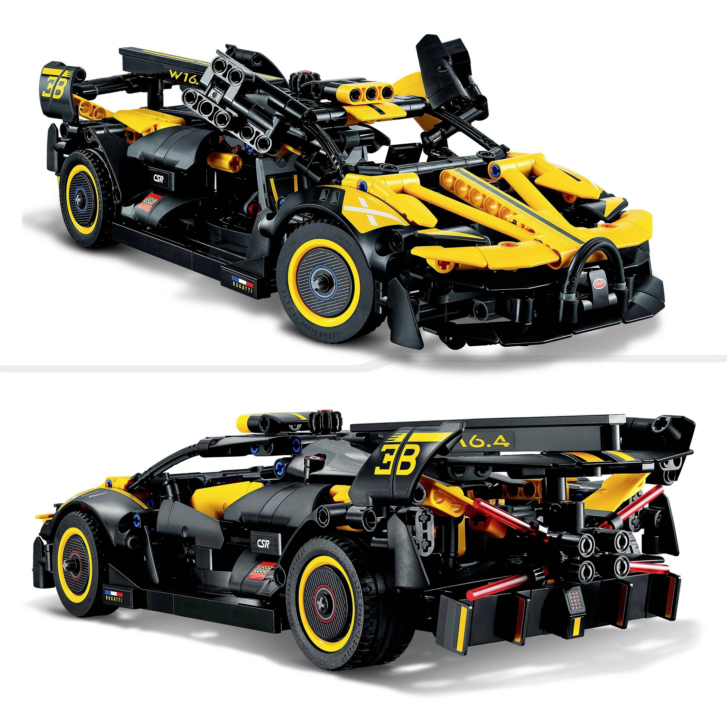 Detailná modelová autíčko z LEGO kociek v čiernej a žltej farbe, s krídlom a pretekárskymi pneumatikami, zobrazené v dvoch pohľadoch.