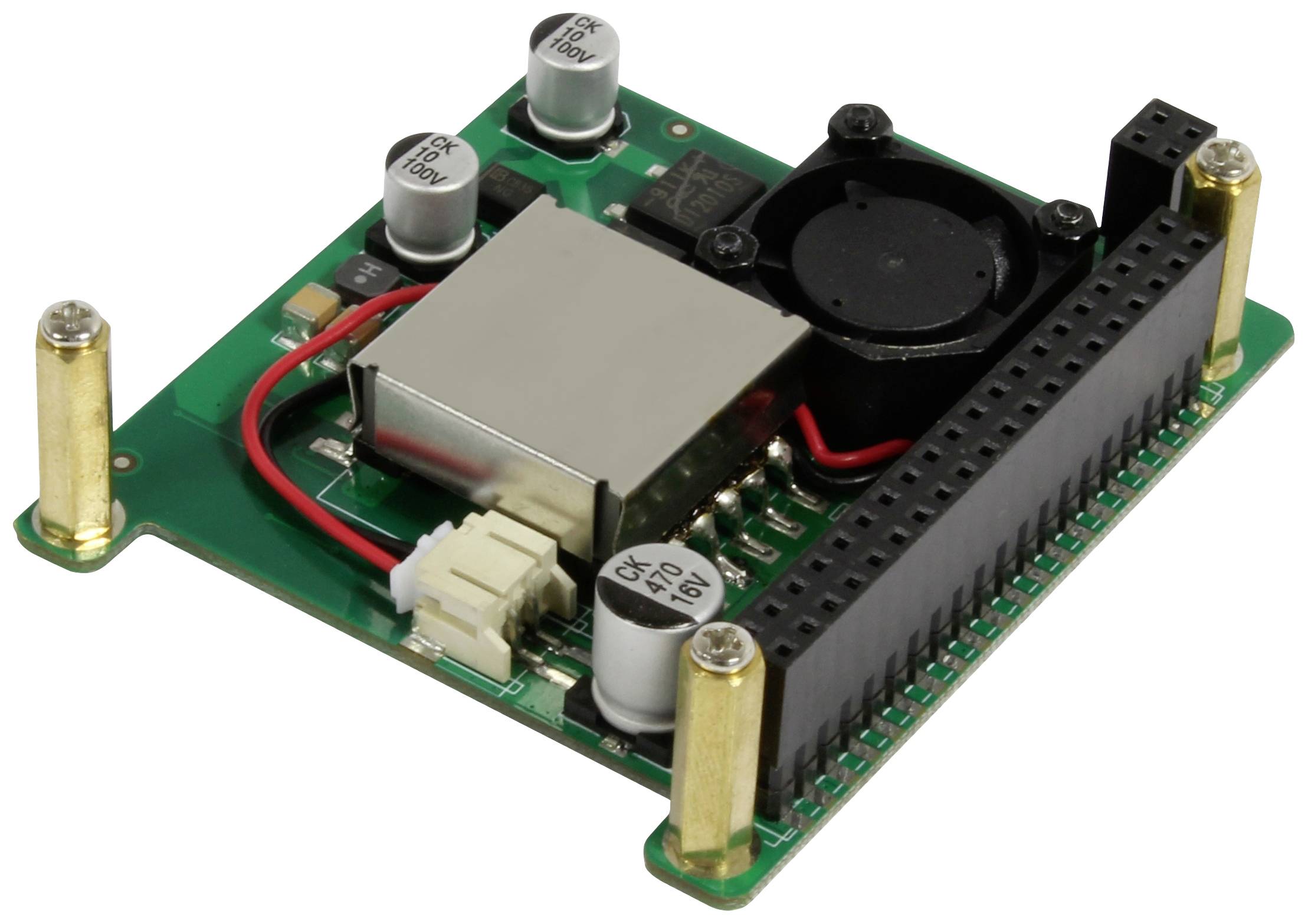 Elektronická doska plošných spojov s ventilátorom, viacerými kondenzátormi a konektormi na zelenej DPS.