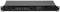 Audio rack zariadenie s viacerými regulátormi a malým displejom, ktoré slúži na ovládanie tónových nastavení a audio úrovní.