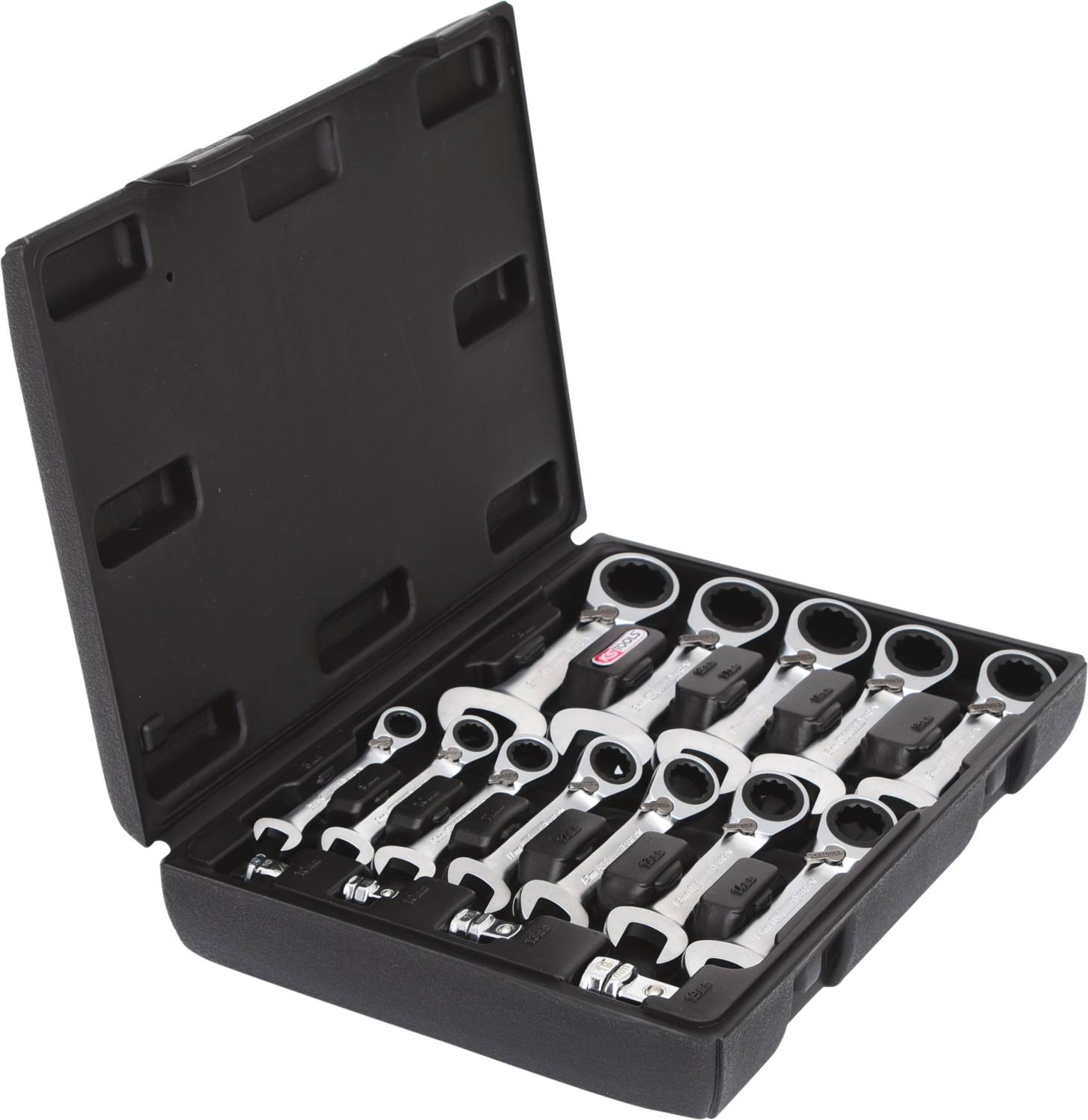 Otvorená sada nástrčných kľúčov s jedenástimi kľúčmi rôznych veľkostí, usporiadaná do poriadku v penových vložkách.