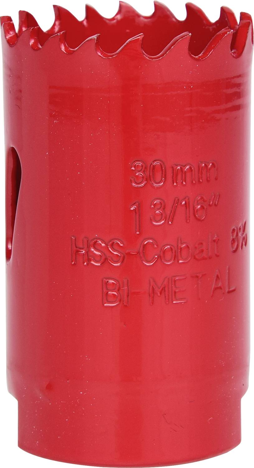 Červený bi-kovový nástavec dierkovej píly s priemerom 30 mm. Nápis: '30 mm, HSS-Kobalt 8%'. Používa sa na presné vŕtanie.