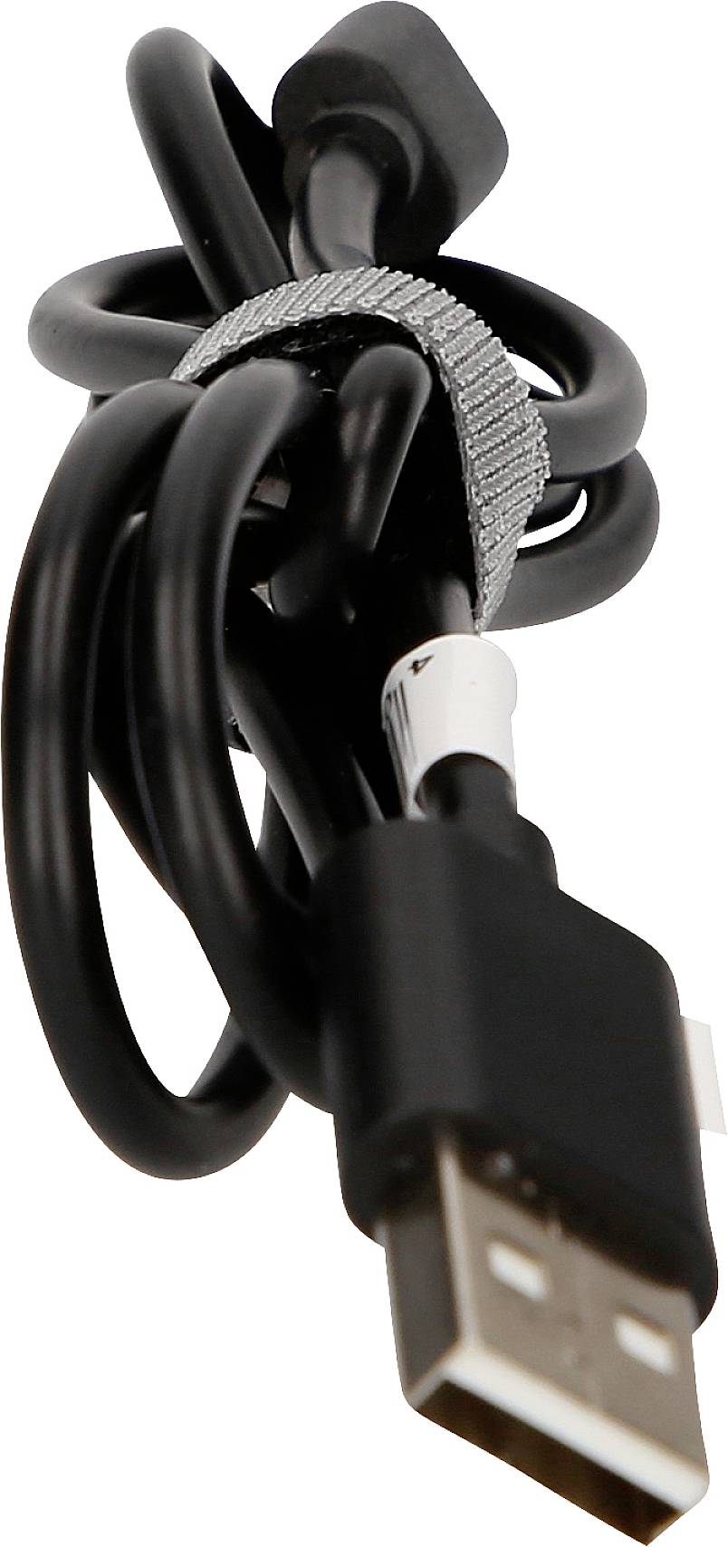 Čierne USB kábel zviazané suchým zipsom.