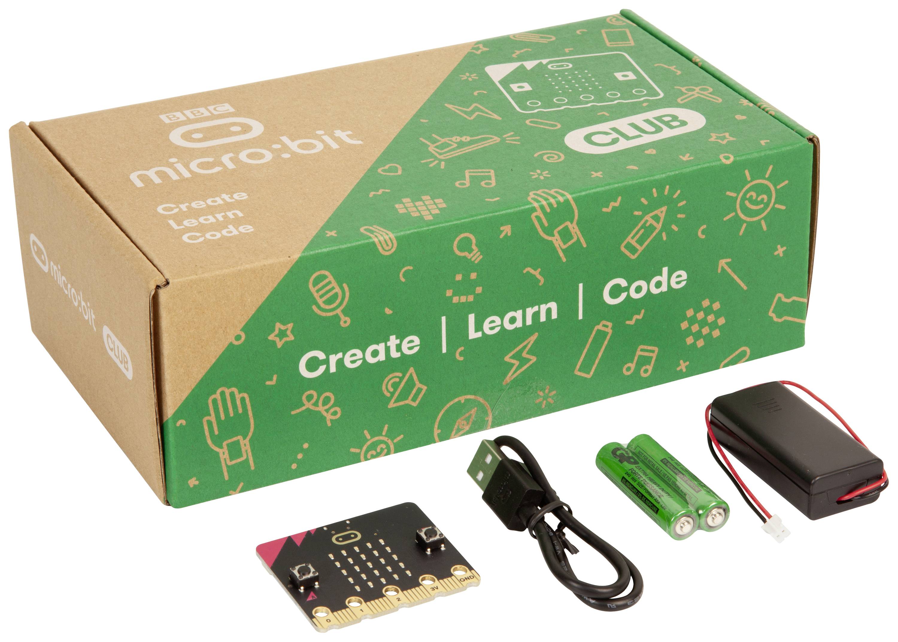 Micro:bit klub súprava ukazuje: zelenú škatuľu s nápisom 'Vytvárať | Učiť sa | Programovať', dosku Micro:bit, batérie, USB kábel.