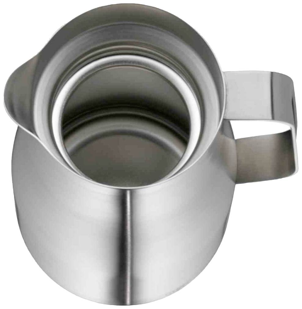 Strieborný kovový pohár z vtáčej perspektívy, ukazujúci okrúhly otvor a oblúkovitú rukoväť vpravo.