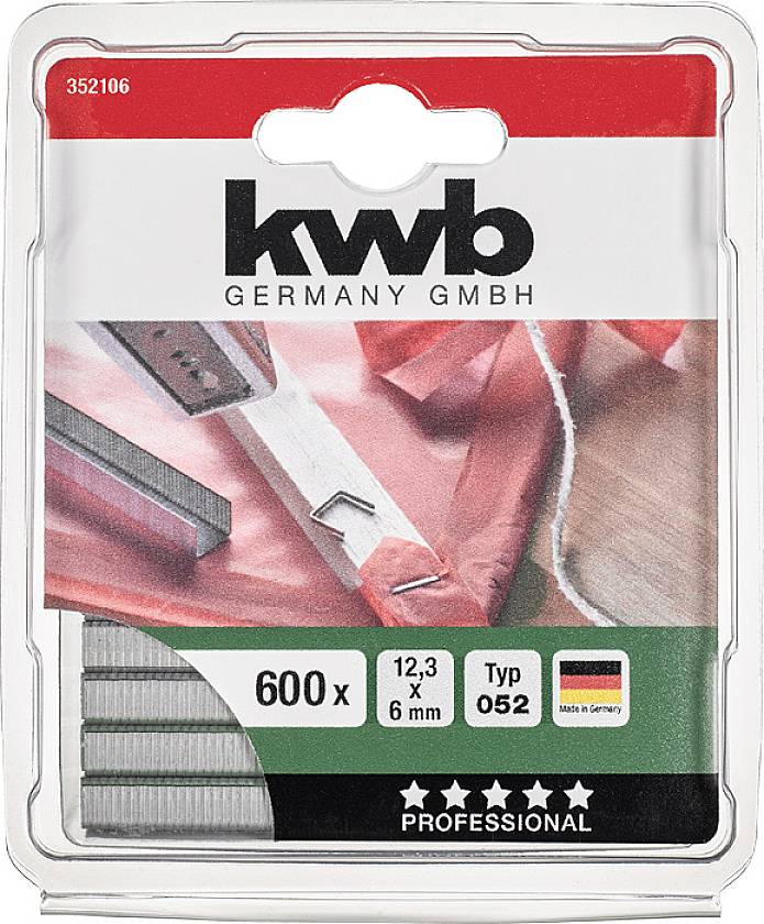 Balenie s 600 kancelárskymi sponkami, veľkosť 12,3 x 6 mm, typ 052, značka 'kwb Germany GmbH'. Nápis 'Made in Germany'.