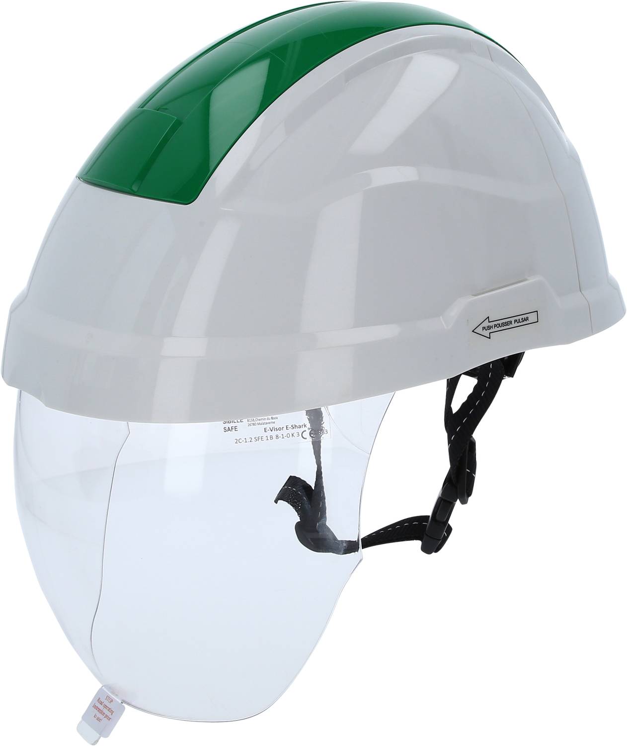Biely priemyselný ochranný helm so zeleným akcentom a transparentným ochranným štítom na ochranu používateľa v pracovnom prostredí.