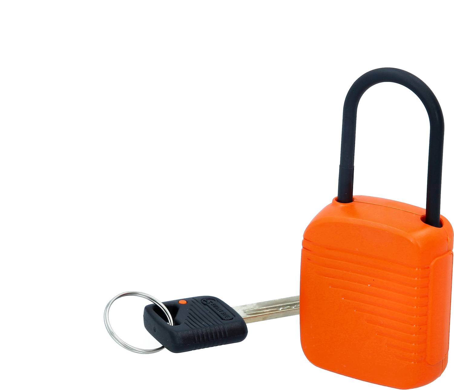 Oranžový visiaci zámok s kľúčom a čiernou kľúčenkou.