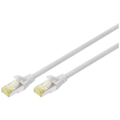 Biely ethernetový kábel s dvoma konektormi na koncoch, vhodný pre sieťové pripojenia a internetové pripojenia.