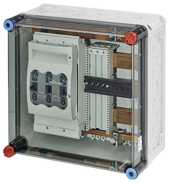 Elektrická rozvodná skriňa s priehľadným krytom zobrazuje vnútorné komponenty vrátane poistiek a rozvodných svoriek.