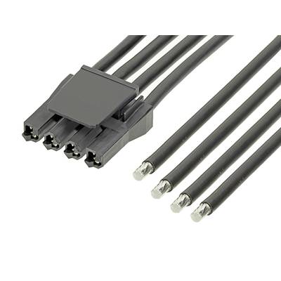 Čierny elektrický konektor so štyrmi vedľa seba preloženými káblami. Konce káblov sú otvorené a odhaľujú strieborné drôty.