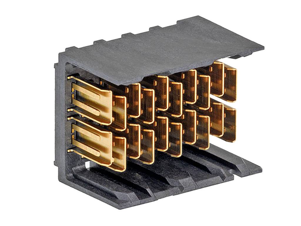 Elektrický konektor s viacerými zlatými kontaktnými kolíkmi v čiernom puzdre, vhodný pre dátové a napájacie pripojenia.