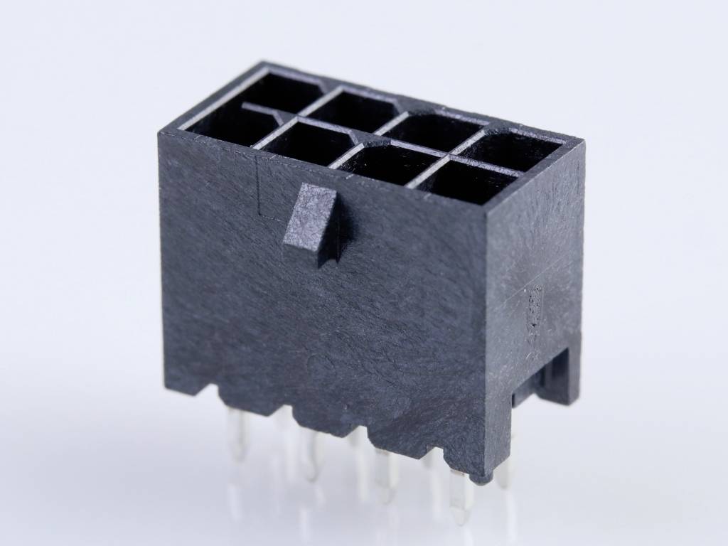 Čierny, obdĺžnikový elektrický konektor s ôsmimi kontaktmi, vhodný pre elektronické zariadenia.