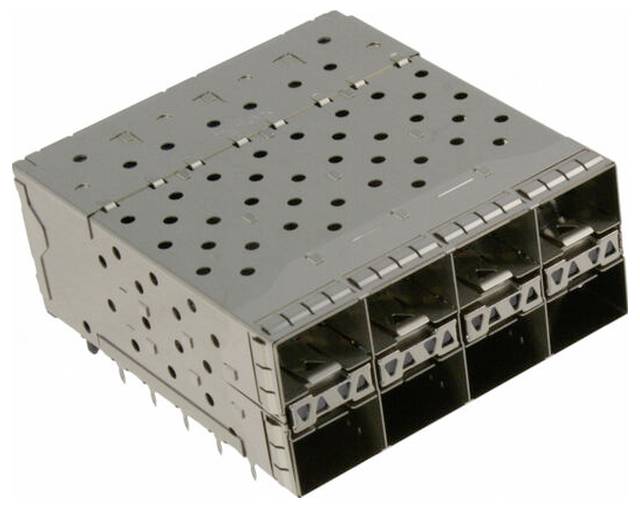 Kovový elektronický modul s ôsmimi obdĺžnikovými portami, typicky používaný na sieťové pripojenia v telekomunikačnom zariadení.