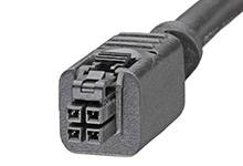 Čierny štvorpólový konektor obdĺžnikového tvaru, používaný pre elektrické pripojenia, zobrazujúci prednú stranu so viditeľnými kolíkmi.