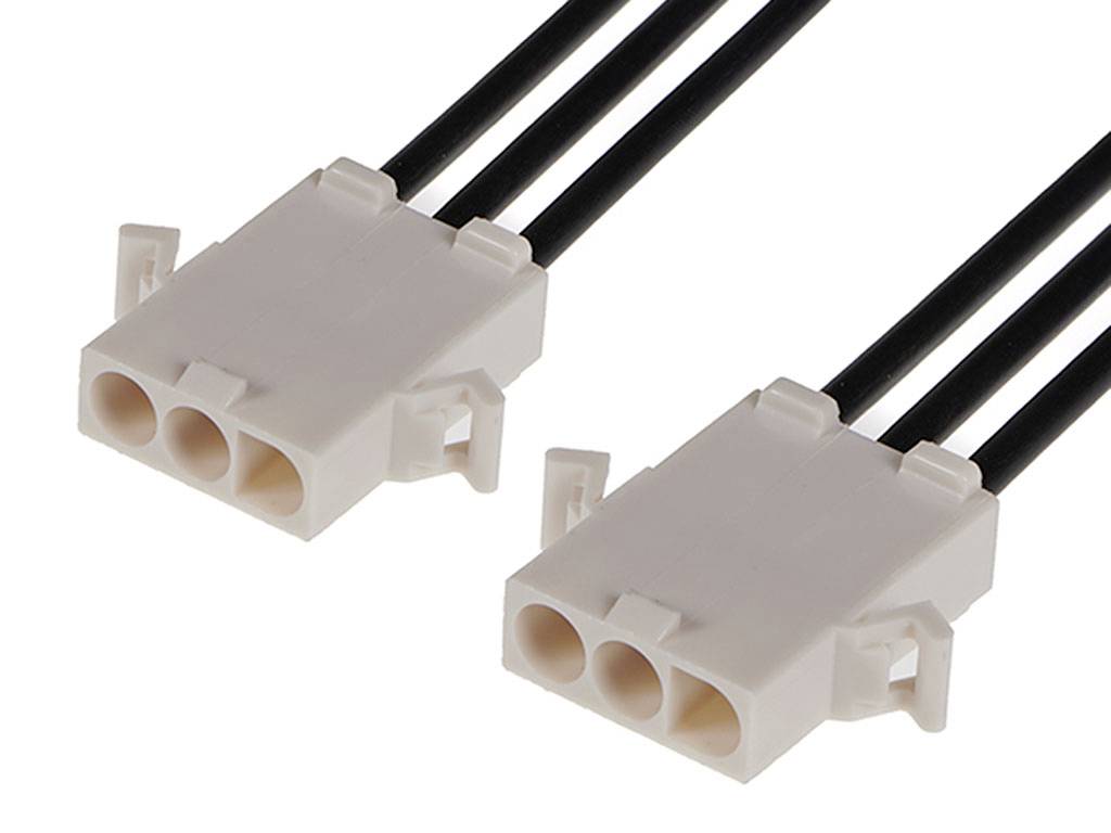 Dva biele elektrické konektory, každý s troma čiernymi káblami. Konektory sú umiestnené vedľa seba a smerujú doľava.