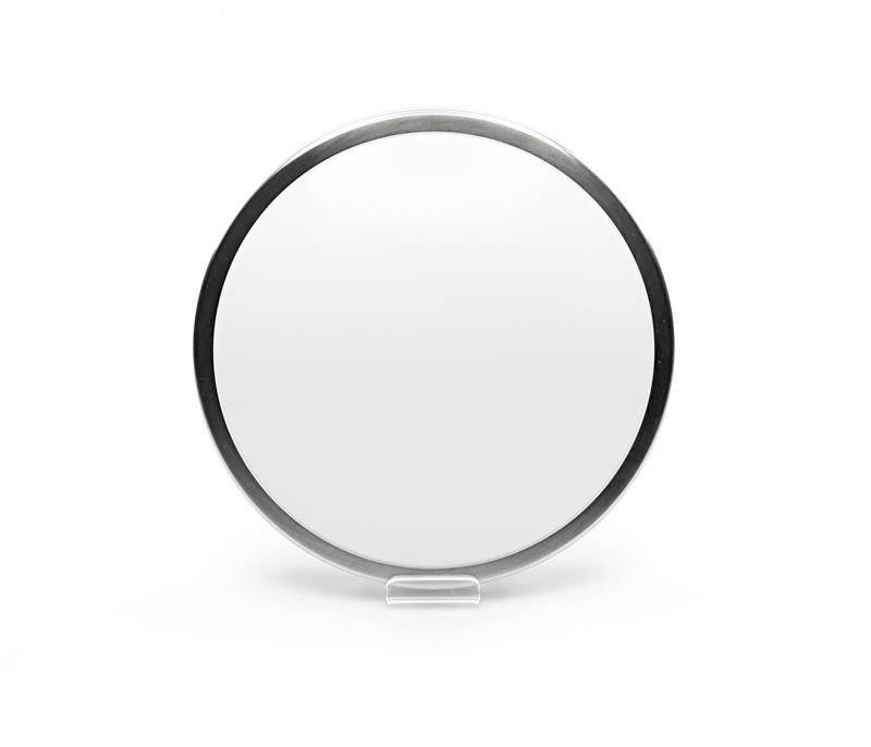 Okrúhly, strieborný rám s bielou prázdnou plochou vo vnútri, umiestnený na priehľadnom podstavci.