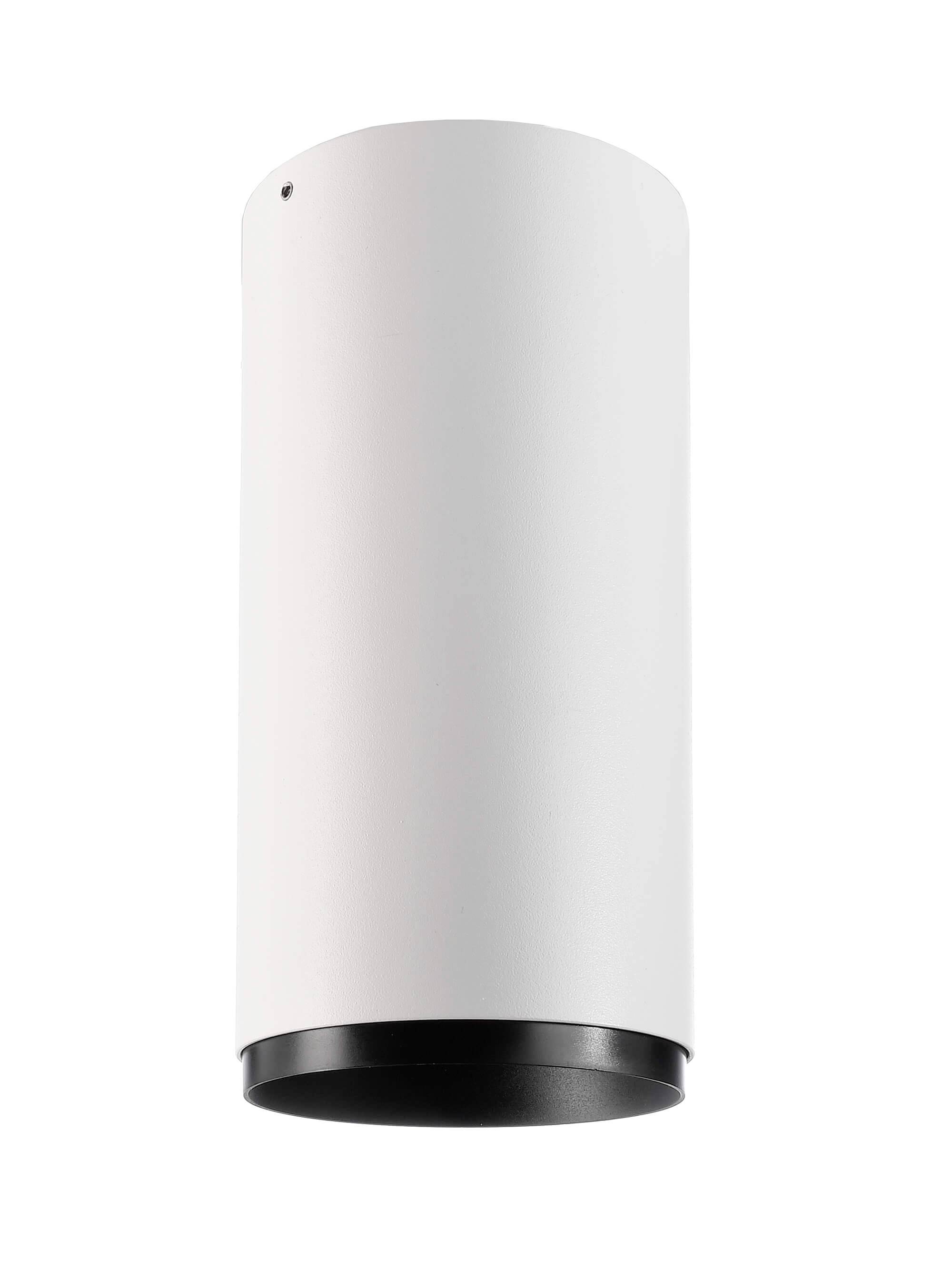 Biely cylindrický stropný reflektor s čiernym okrajom na spodnom konci. Jednoducho navrhnuté svietidlo má hladký povrch.