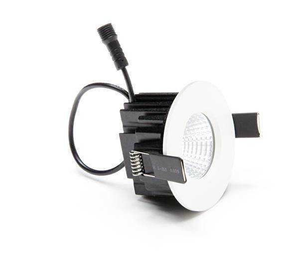 Okrúhle biele LED downlight svietidlo s čiernym chladičom a pripojovacím káblom, vhodné na montáž do podhľadu.