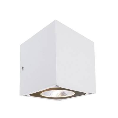 Biela, štvorcová nástenná lampa so svietidlom viditeľným na spodnej strane. Minimalistický dizajn s moderným nádychom.