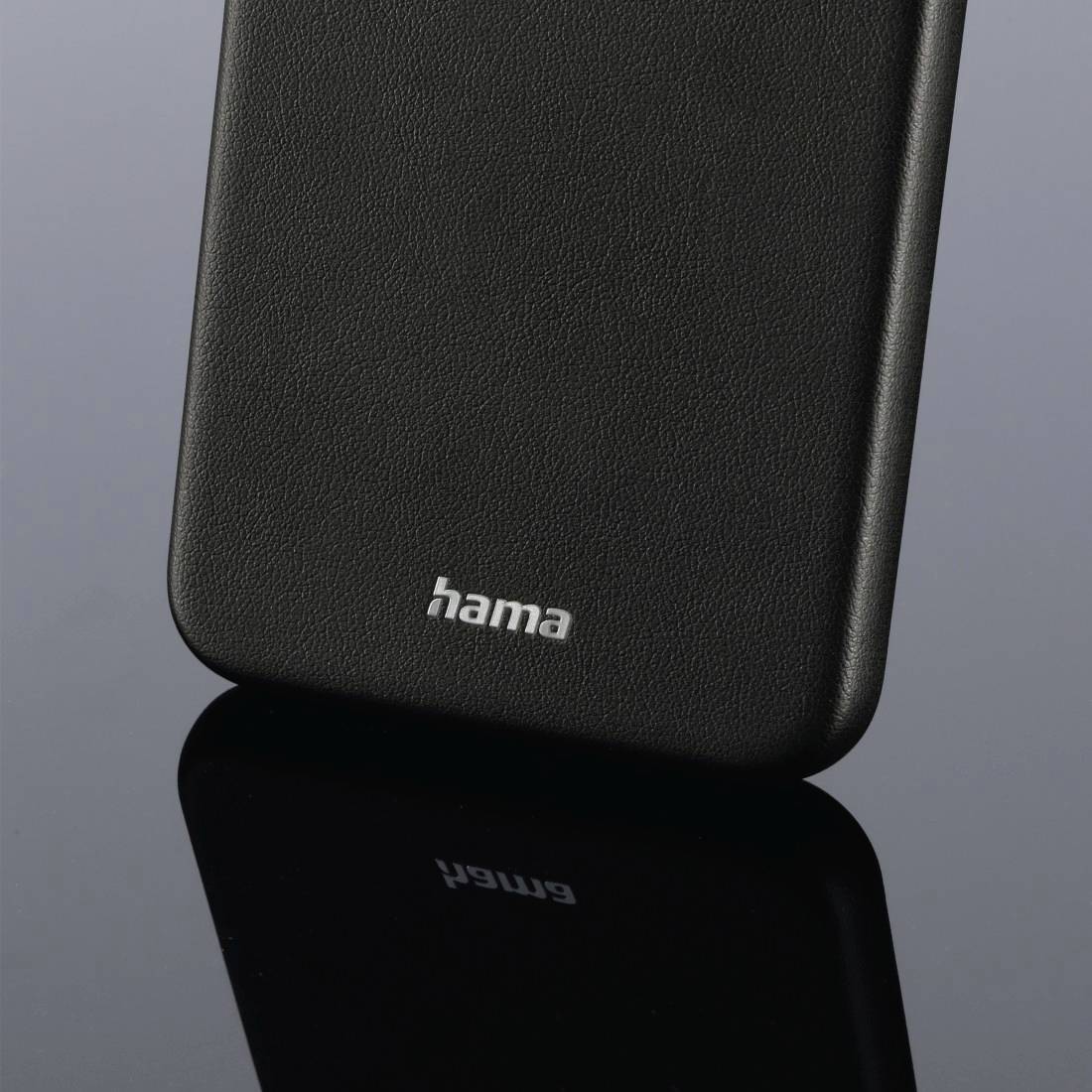 Čierna externá pevná disk s nápisom 'hama' na reflexnej ploche.