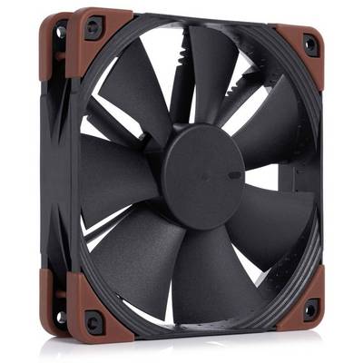 Počítačový ventilátor skrinky v čiernej a hnedej farbe s viacerými lopatkami rotora, namontovaný pre efektívne chladenie.