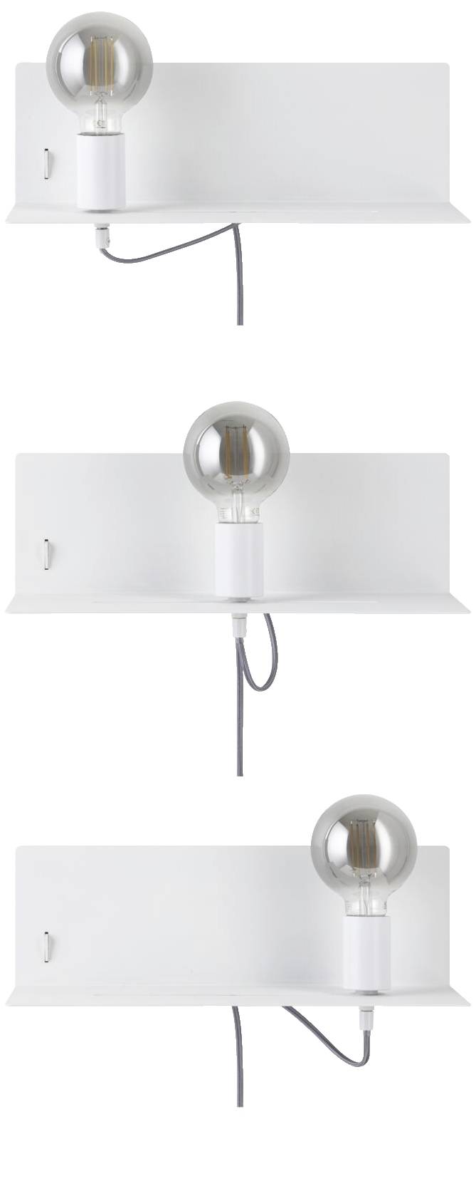 Tri biele police na stenu umiestnené v rade nad sebou, každá s žiarovkou namontovanou na objímke, s jednoduchým moderným dizajnom.