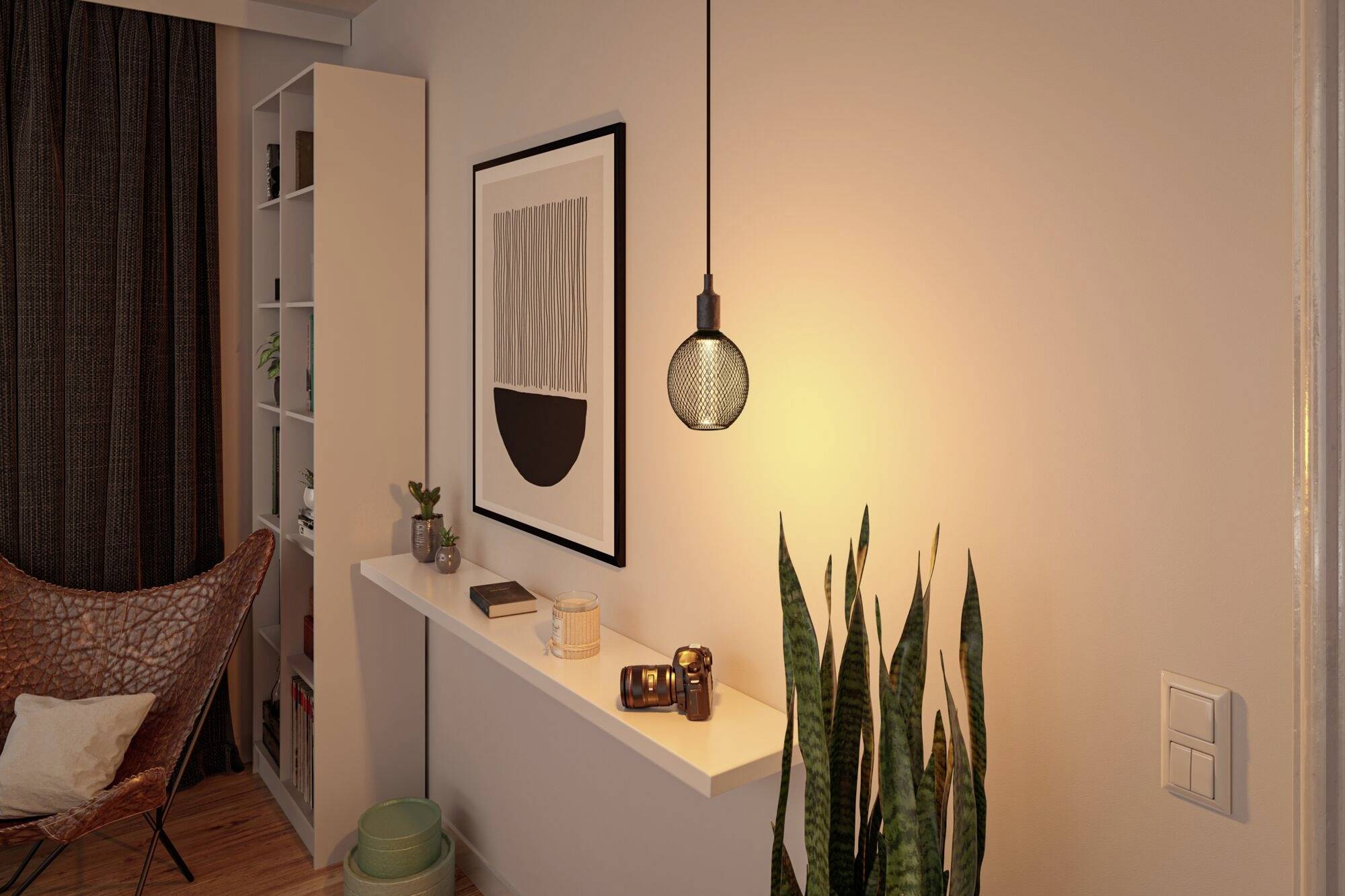 Útulná obývacia izba v škandinávskom štýle s osvetlením, plagátom na stene, izbovou rastlinou a modernou policou.