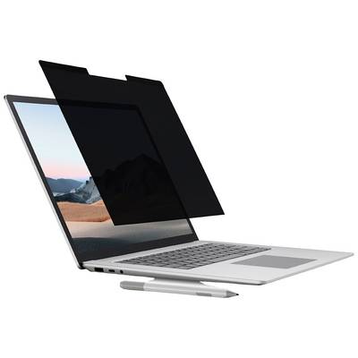 Laptop s namontovaným filtrom na ochranu súkromia, ktorý chráni displej pred pohľadom z boku. Pero leží pred zariadením.