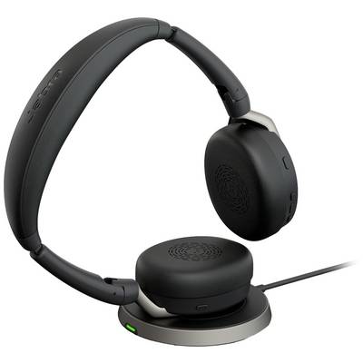 Čierne bezdrôtové slúchadlá Over-Ear na nabíjacej stanici; elegantne a moderne navrhnuté; s mäkko čalenými náušníkmi pre pohodlné používanie.