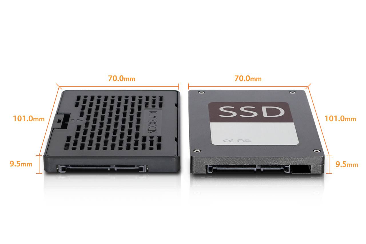 'Dva SSD disky v prednom a bočnom pohľade; oba sú široké 70,0 mm, vysoké 101,0 mm a hlboké 9,5 mm.'