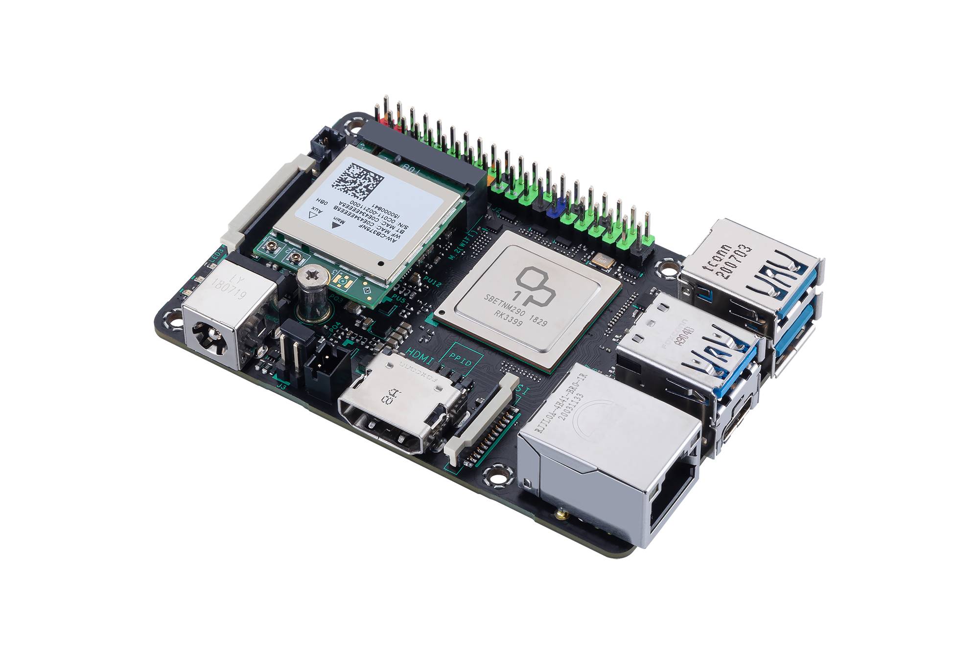 Jednostranný počítač so štyrmi rozhraniami vrátane USB a Ethernetu, zelené a čierne GPIO piny na doske plošných spojov.