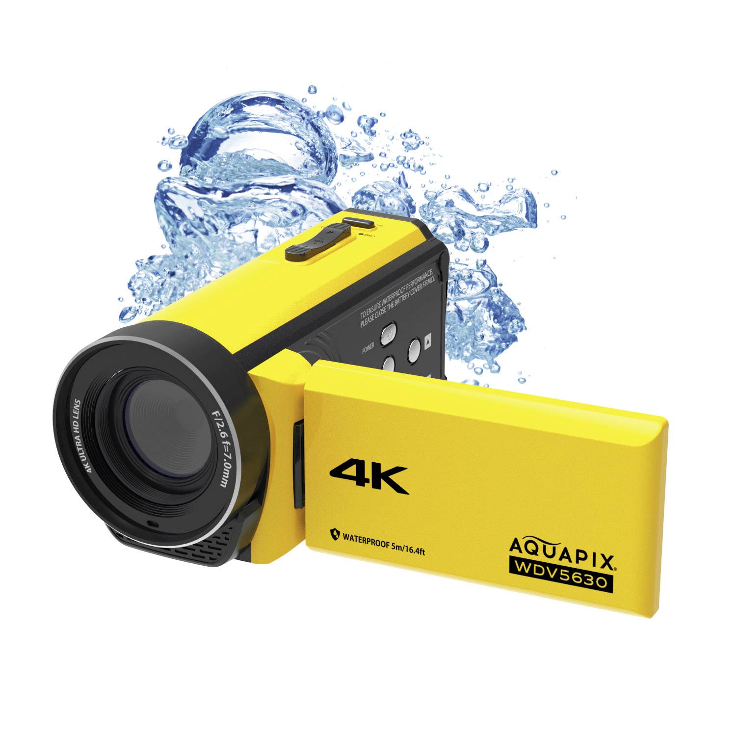 Žltá 4K videokamera 'Aquapix WDV5630', chránená proti striekajúcej vode, s vyklopným displejom a kvapkami vody v pozadí.