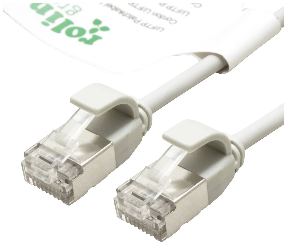 Dva biele ethernetové káble s RJ45 konektormi, ležiace vedľa seba. Každý má priehľadnú koncovku a biele svorky.