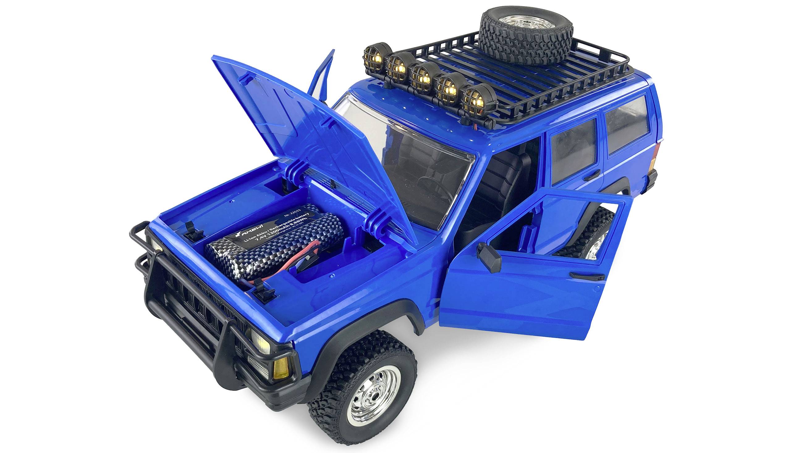 Modrý model auta s otvorenou kapotou a dverami, ktorý zobrazuje motor a vnútorné časti. Na streche sa nachádza náhradné koleso.