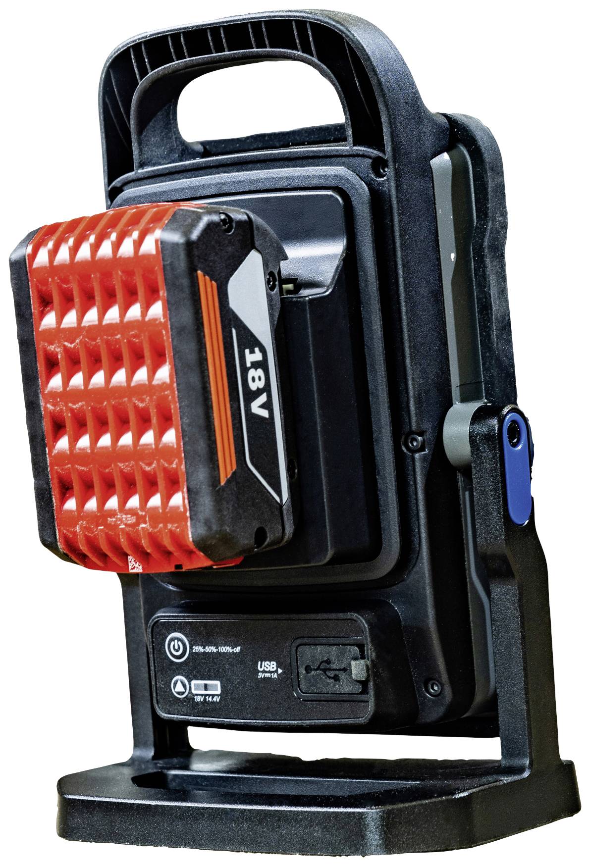 Prenosné LED pracovné svetlo s robustným krytom, červenými ochrannými mriežkami a integrovanou rukoväťou. Viditeľný USB port a 18V akumulátor.