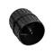 Čierny otočný gombík s vrúbkovaným dizajnom a označeným hrotom pre ľahkú manipuláciu alebo upevnenie. Vhodný pre elektronické zariadenia.