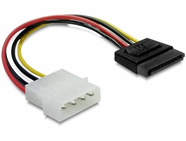 Adaptérový kábel: vľavo biela 4-pinová Molex zástrčka, vpravo čierna SATA napájacia zástrčka s červenými, žltými a čiernymi vodičmi.