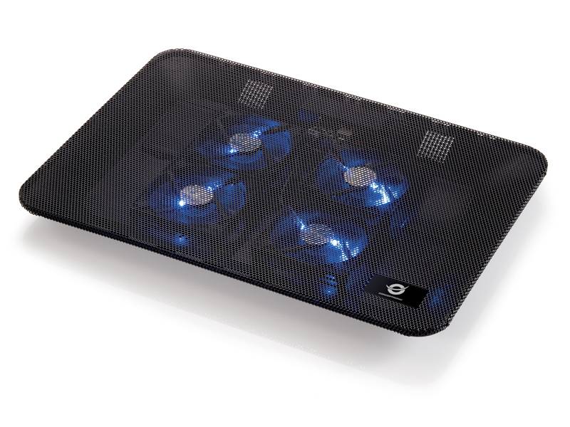 Chladiaca podložka pod laptop so štyrmi svietiacimi modrými ventilátormi na čiernom mriežkovom povrchu, určená na chladenie laptopov počas prevádzky.