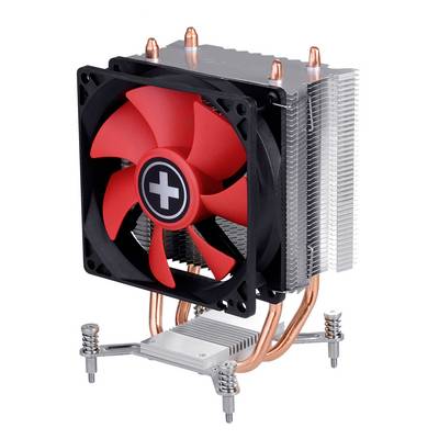 Chladič počítača s červeným ventilátorom a striebornými chladiacimi rebrami, namontovaný na štyroch skrutkách. Medené heat-pipes pre zlepšenie chladenia.