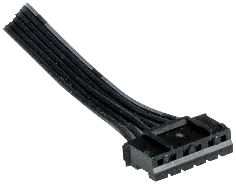 Čierny elektrický kábel so zástrčkou s viacerými kolíkmi, ktorý sa používa na napájanie alebo prenos dát v elektronických zariadeniach.
